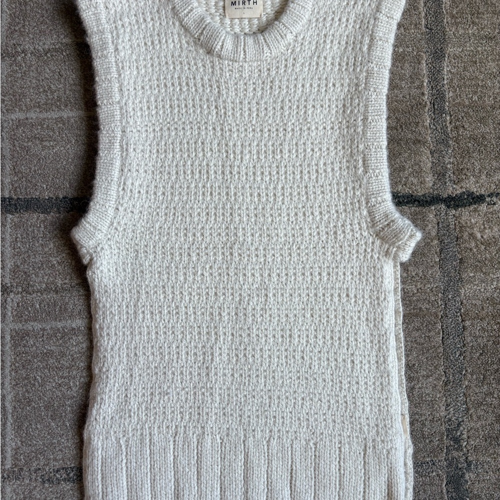Mirth Women’s Knit Sweater Vest 100% Baby Alpaca Made In Peru Ribbed Trim Size L